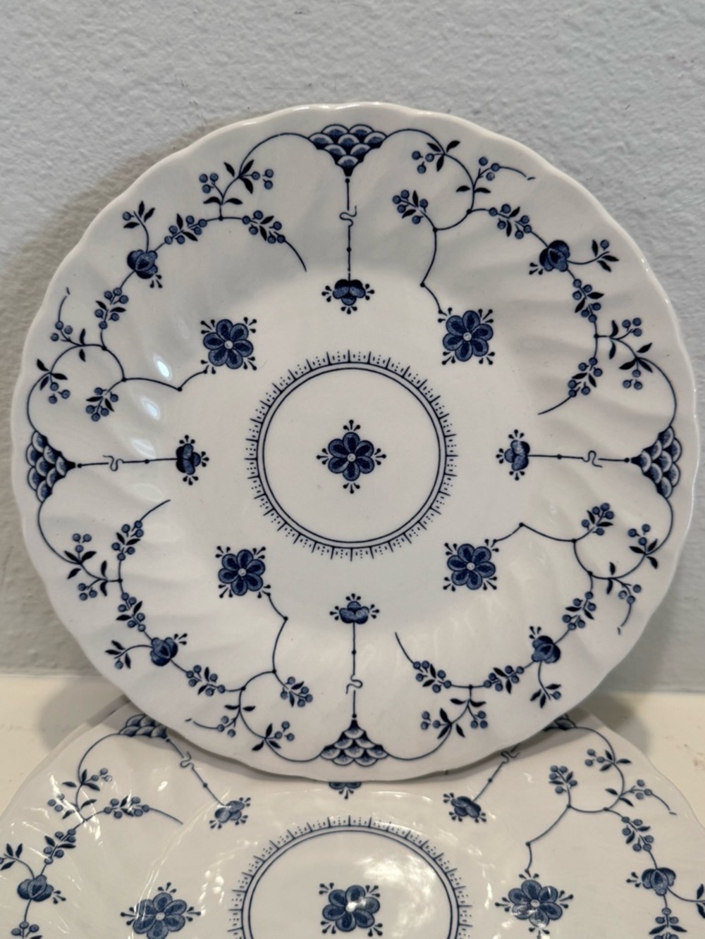 Vintage Churchill Fine China Finlandia White & Blue Floral 8in Plates- Set of 4 - Picture 4 of 11